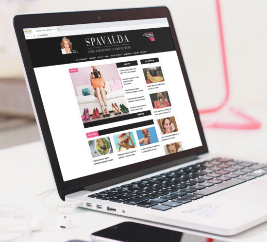 Schermo di computer portatile con homepage di Spavalda - il blog di Sandra Monteleoni